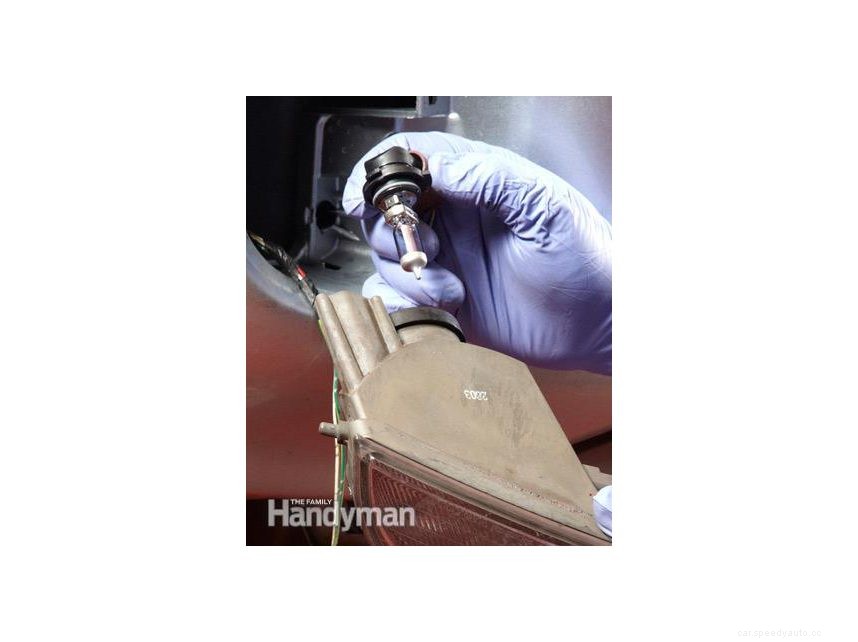 How to Change Automotive Light Bulbs