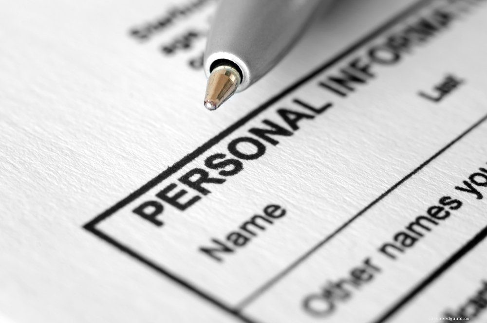 11 Things You Should Never Keep in Your Glove Compartment