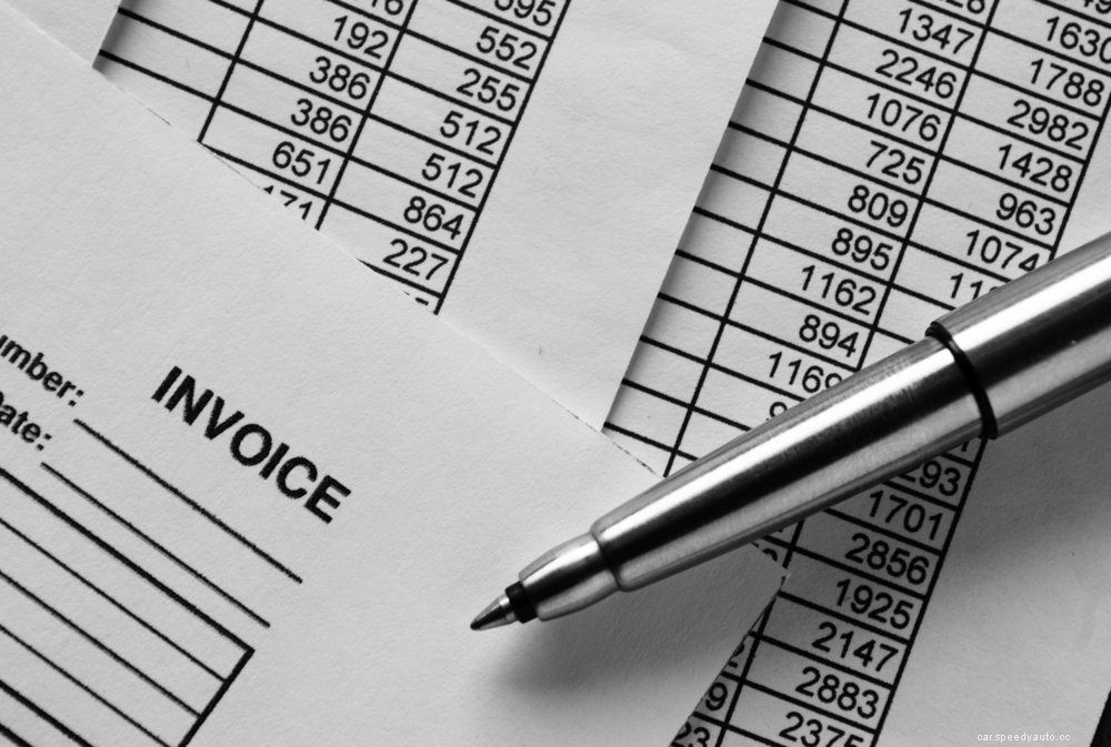 11 Things You Should Never Keep in Your Glove Compartment