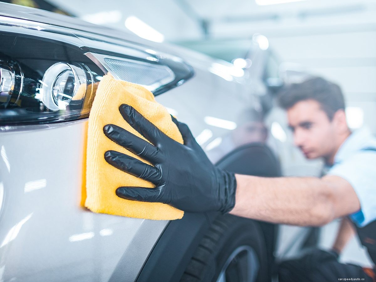 3 Easy Ways to Remove Paint Scratches From a Car