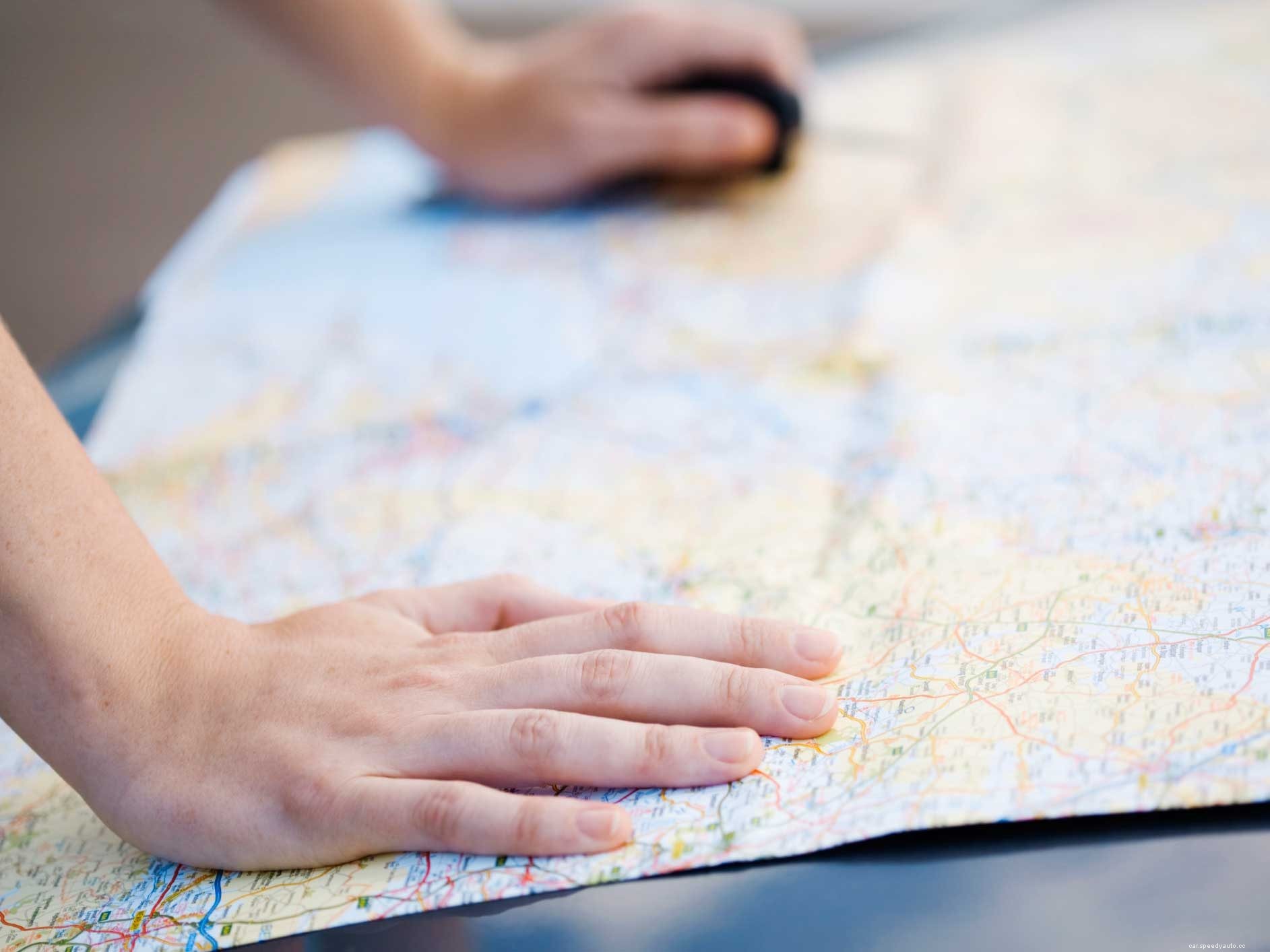 8 Things to Keep in Your Car in Case of Roadside Trouble