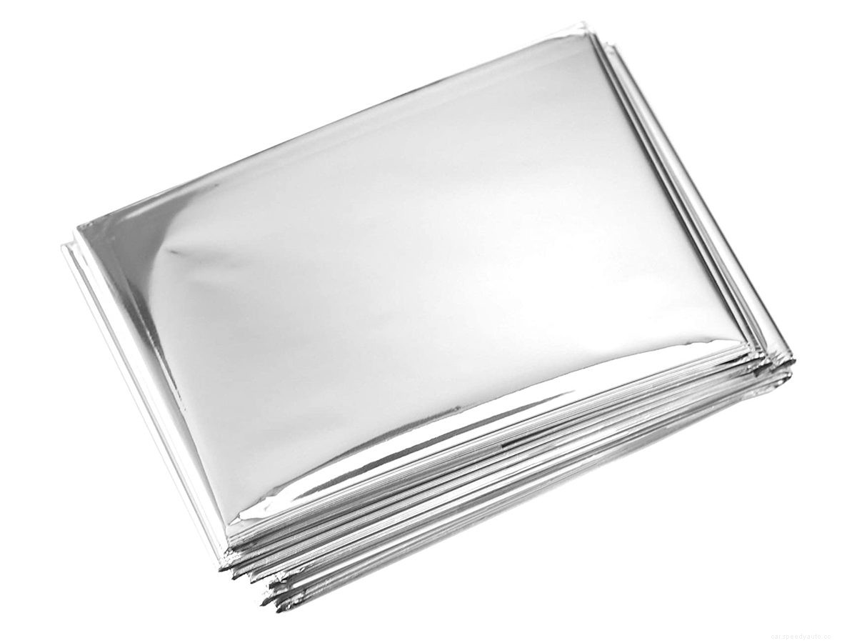 8 Things to Keep in Your Car in Case of Roadside Trouble