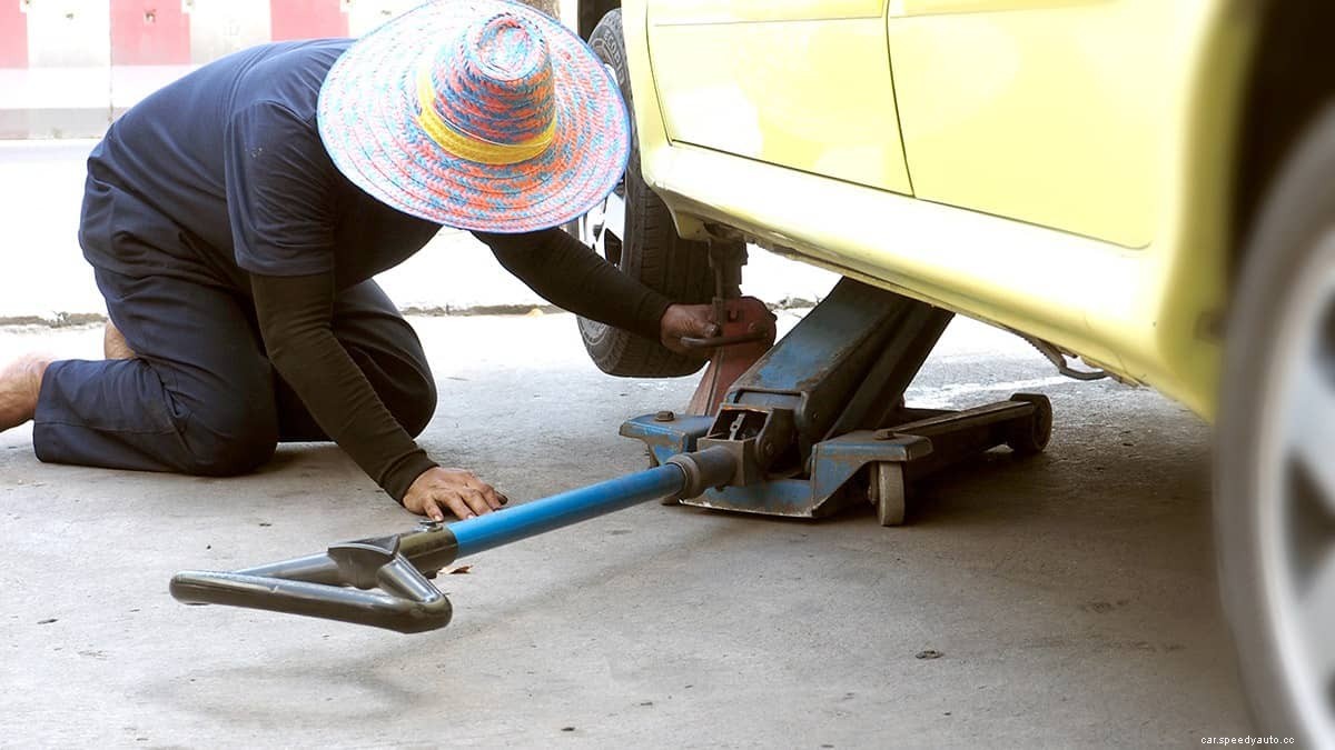 Tools To Change A Tire [Change Tire Effectively]