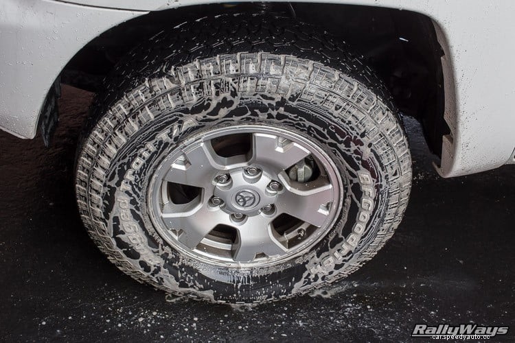 How To Clean Your Car Tires Like A Pro?