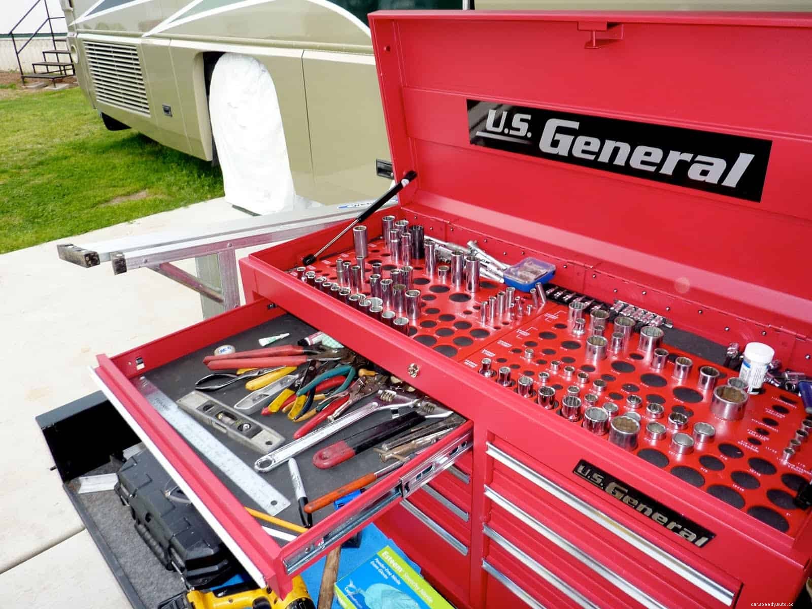 13 Best Tools For Fixing Your Car At Home