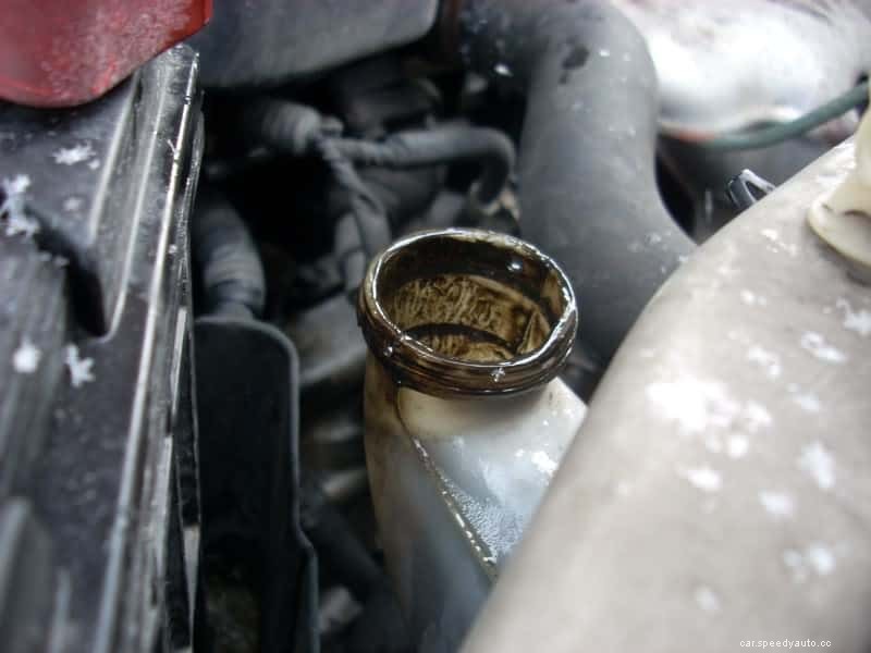Oil In Coolant Reservoir: Its Presence And What It Means