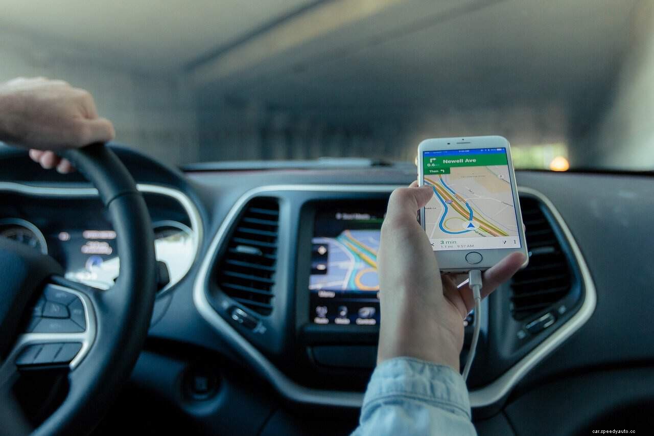 Safety Guide for Driving With Your Phone