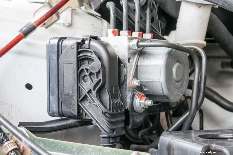 Do Car Brakes Work With The Engine Off?