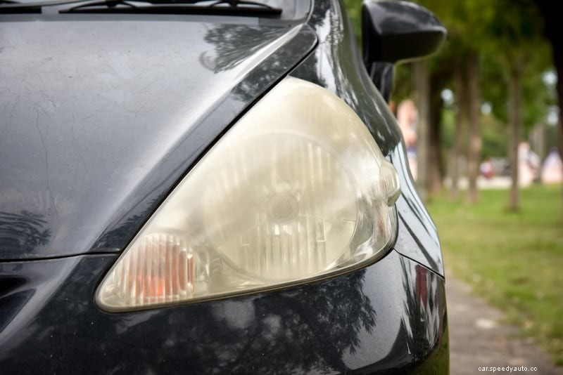 Headlights vs. Taillights: What’s the difference?