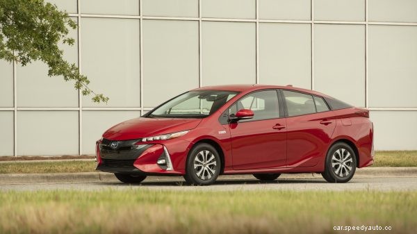 Hybrid vs Hybrid Plug-in Fuel-Efficiency [Top 3 for 2021]