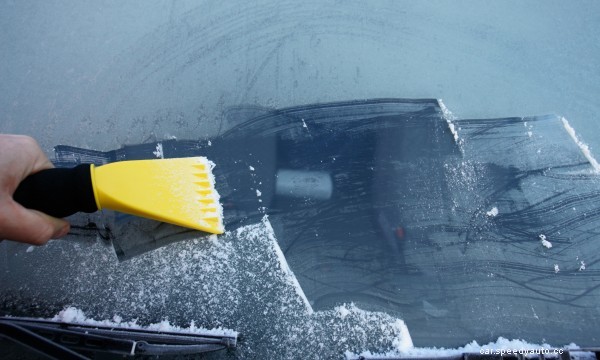 Tips to prevent icy car problems in winter