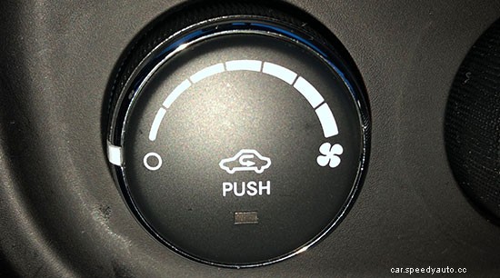 Why Does My Car Windshield Keep Fogging Up?