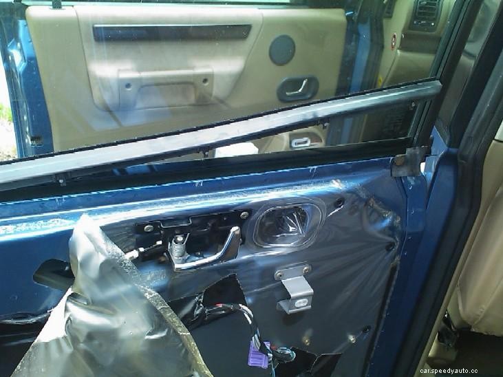 How to Replace a Broken Car Window