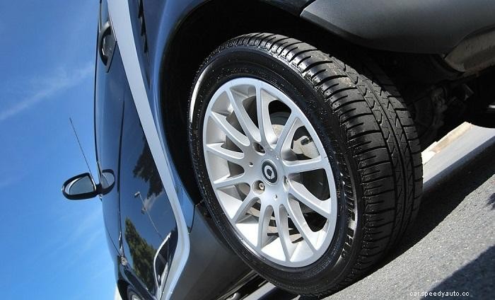 5 Advantages of Buying New Tires