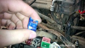 How To Detect And Replace A Blown Fuse In Car