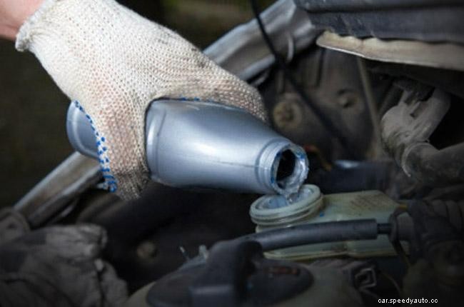 Spongy Brakes Problem: The Causes and The Solutions