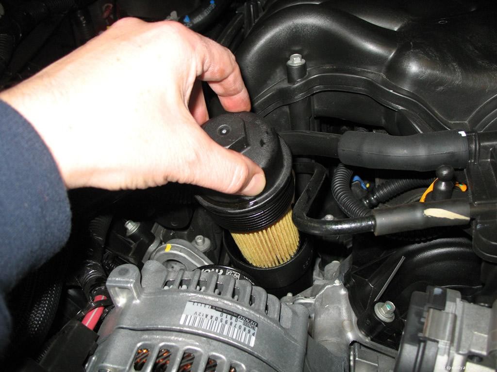 Change car oil yourself in 4 steps