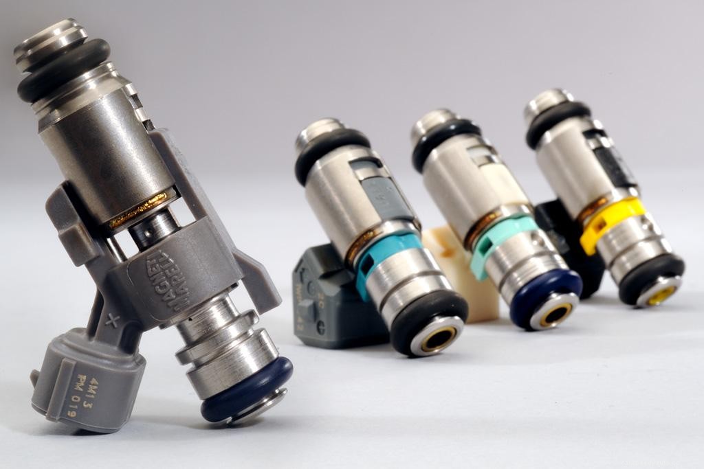 Carburetor vs Fuel Injection: Which One Is the Better Option?