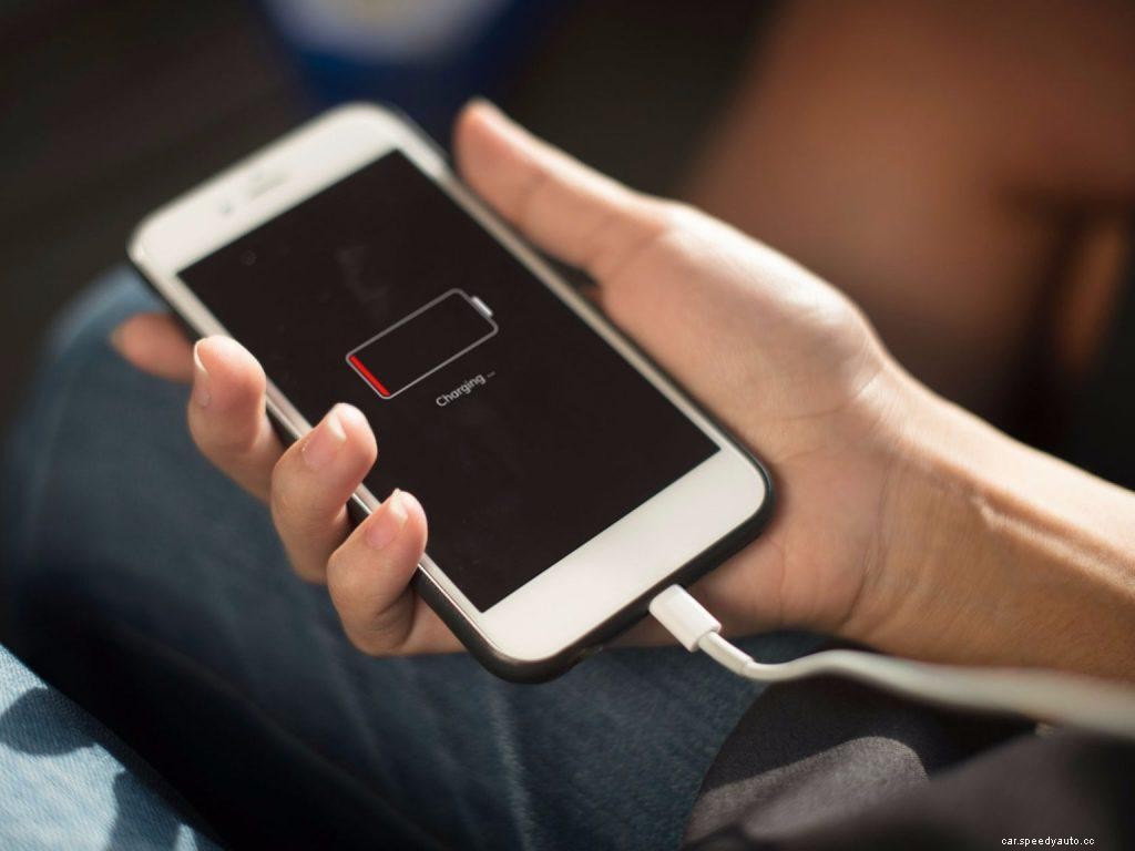 Charging phone while car is off? Safe or Unsafe