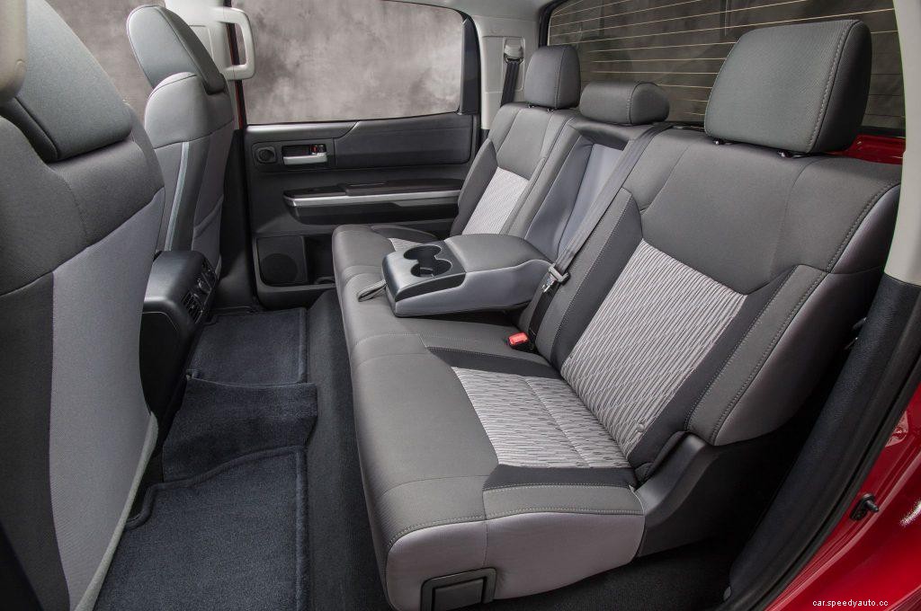 Leather vs Cloth Seats – Which One Compliments Your Car Interiors?
