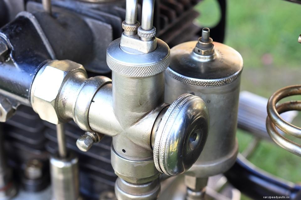 Electronic Fuel Injection – The Reason Behind Its Adoption Over Carburetors