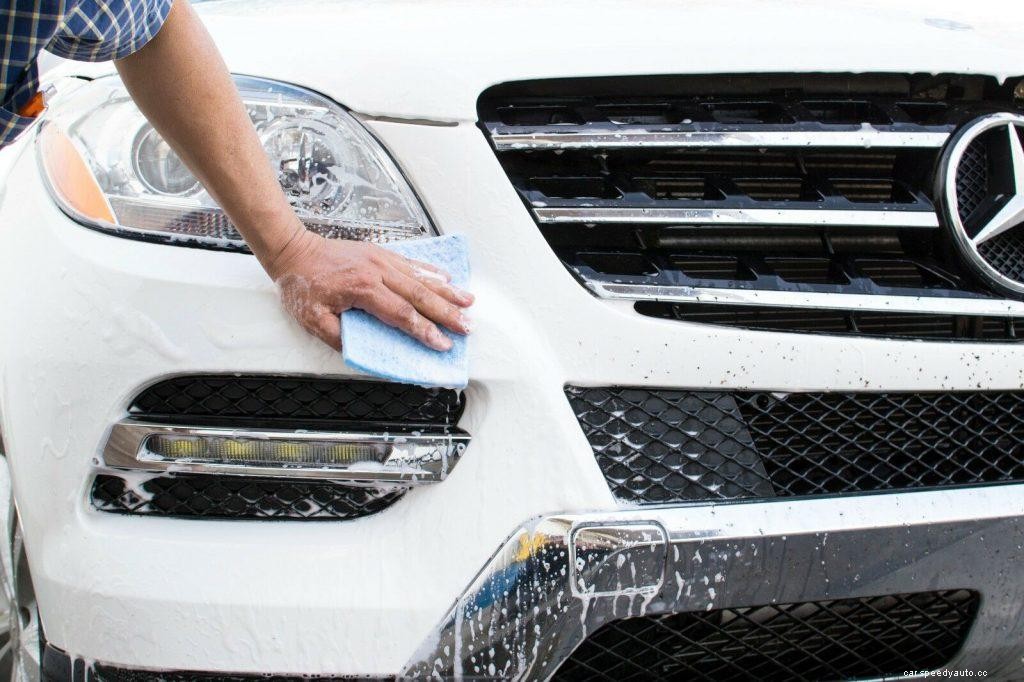 Best Ways To Clean Bugs Off Windshield