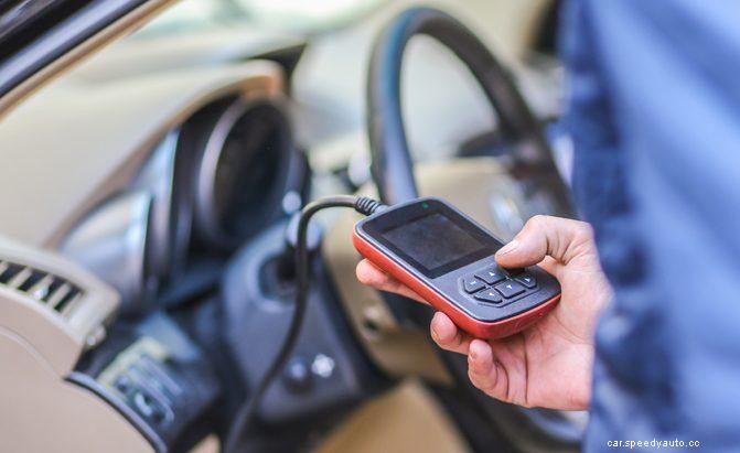 How to Use OBD2 Scanner: Decoding the Error Codes