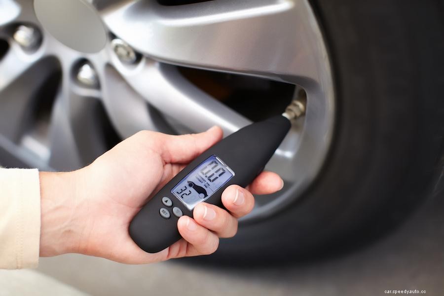 Top 10 Best Tire Pressure Gauge to Buy in 2021