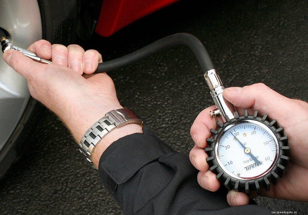 Top 10 Best Tire Pressure Gauge to Buy in 2021