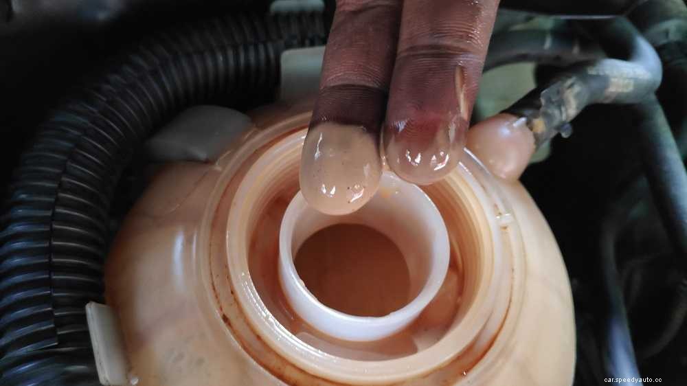 Oil in Coolant Reservoir: Causes and Troubleshooting