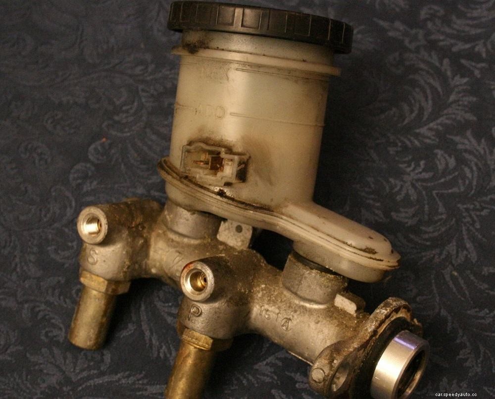 How Do You Test a Brake Master Cylinder?