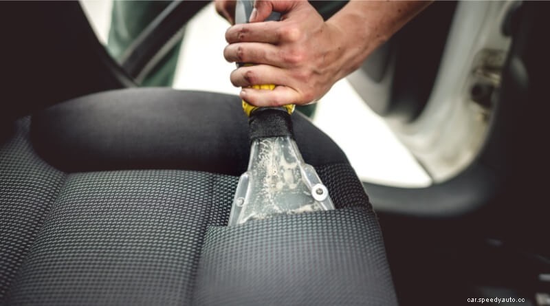How to Dry Out Car Interior in 4 Steps
