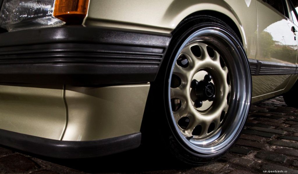 What Are The Differences Between Alloy And Steel Wheels?