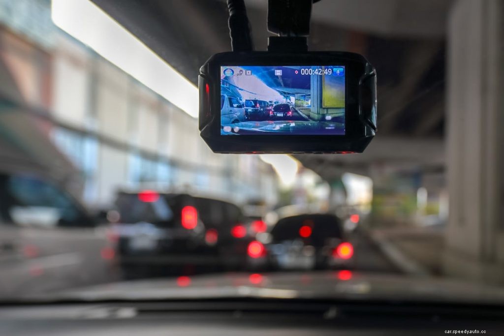 A Dash Cam Might Be Helpful if You Get Into a Car Accident