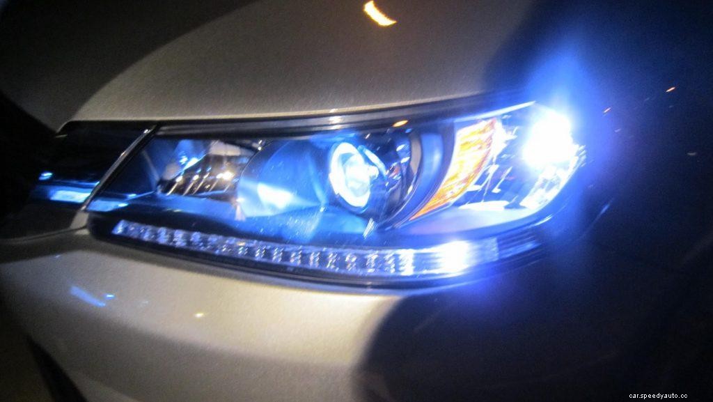 4 Ways HID Headlights for Cars Improve Your Driving