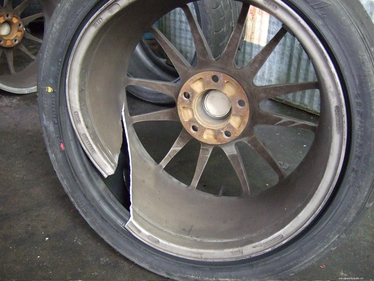 Amazing Guide For Driving On A Flat Tire In Short Distance