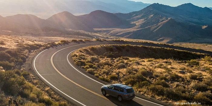 How Do the PWR and MANU Buttons Work in an Automatic Car?