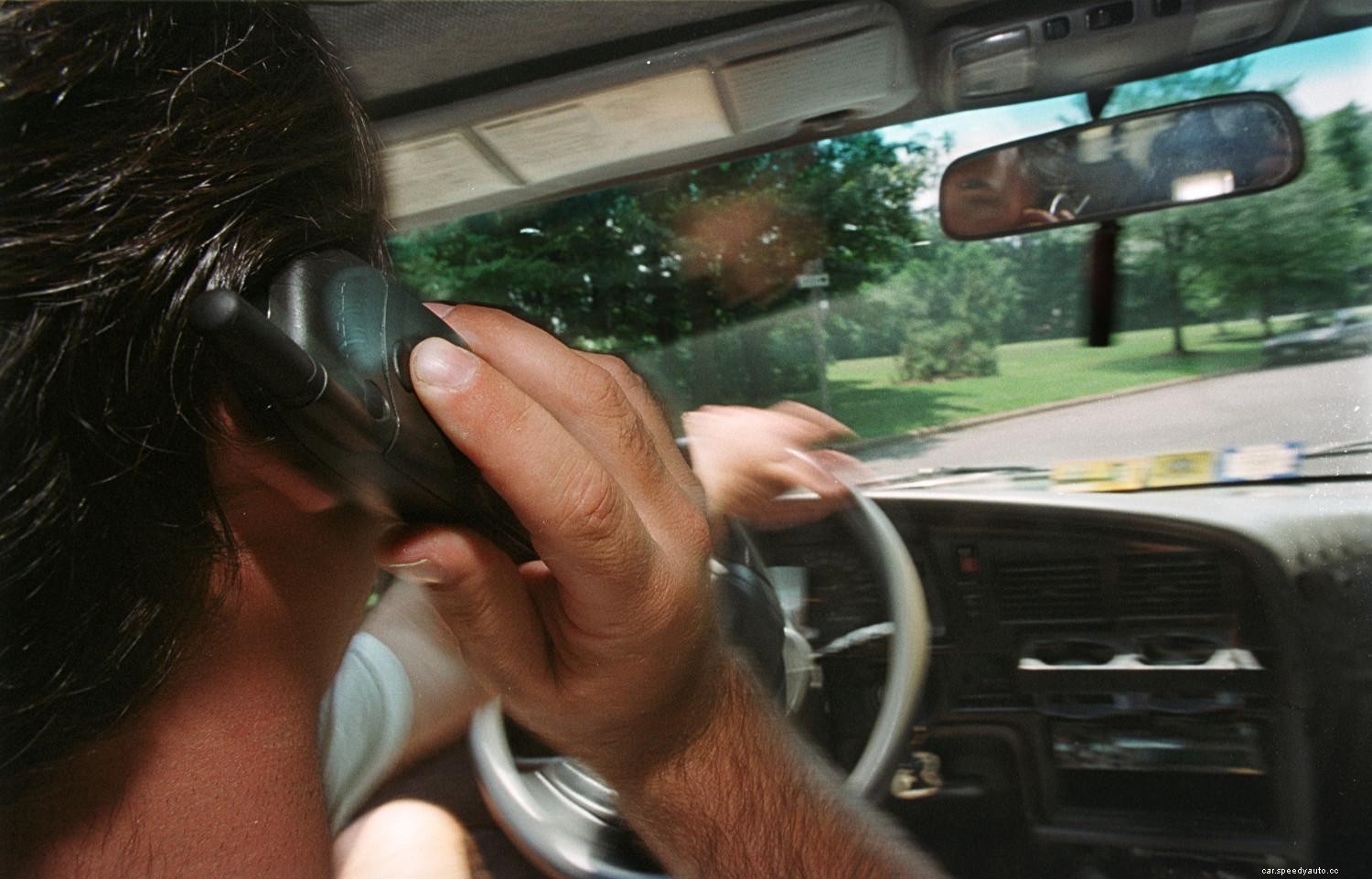 7 Most Dangerous Distracted Driving Habits
