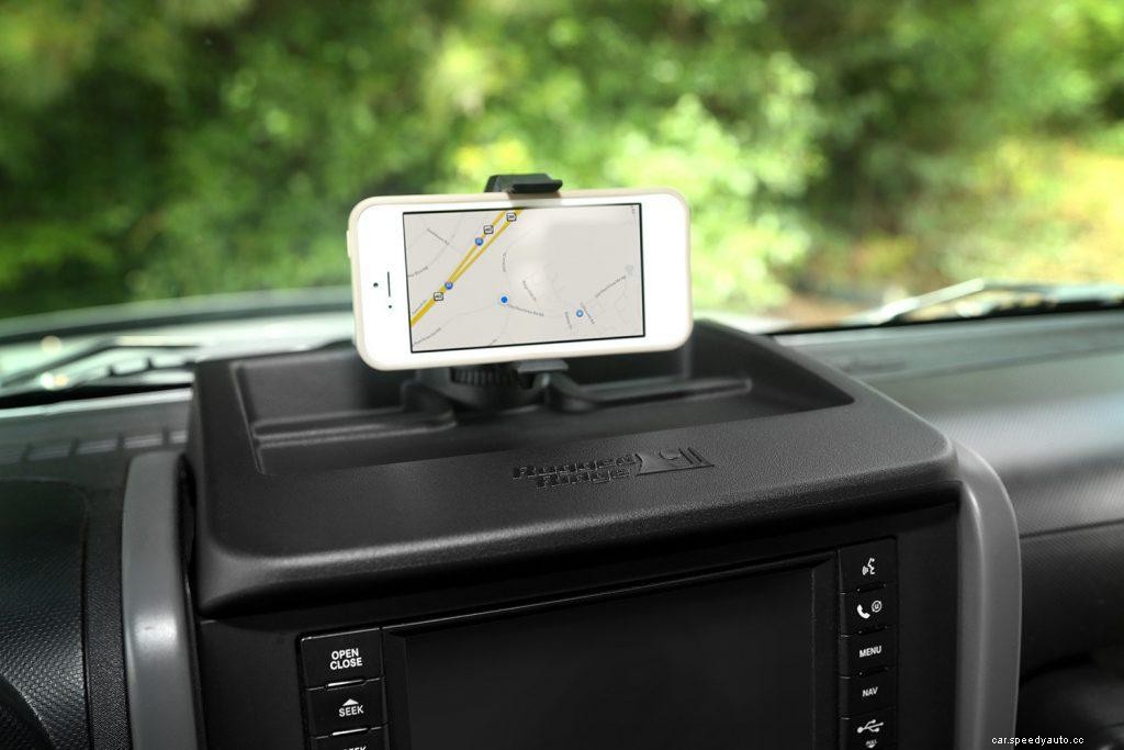 Where To Mount Phone In Car While Driving For Safety?