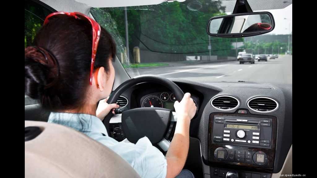 What’s The Right Way To Stop At A Red Light?