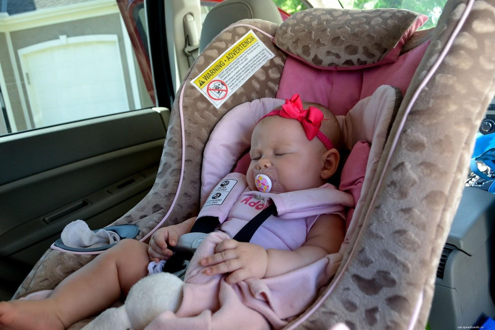 12 Tips That Help When Your Baby Cries In Car Seat