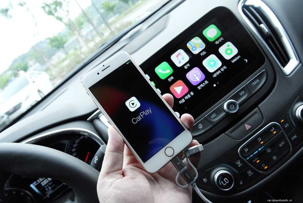 What are the Basics of Apple CarPlay: A Quick Guide