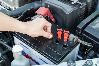 These 6 Things Might Be Draining Your Car Battery