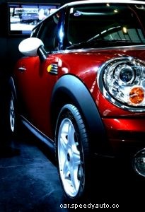 Stock Your Car With Emergency Supplies For Winter