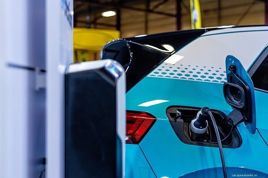 10 Electric Vehicles Myths: All You Need to Know