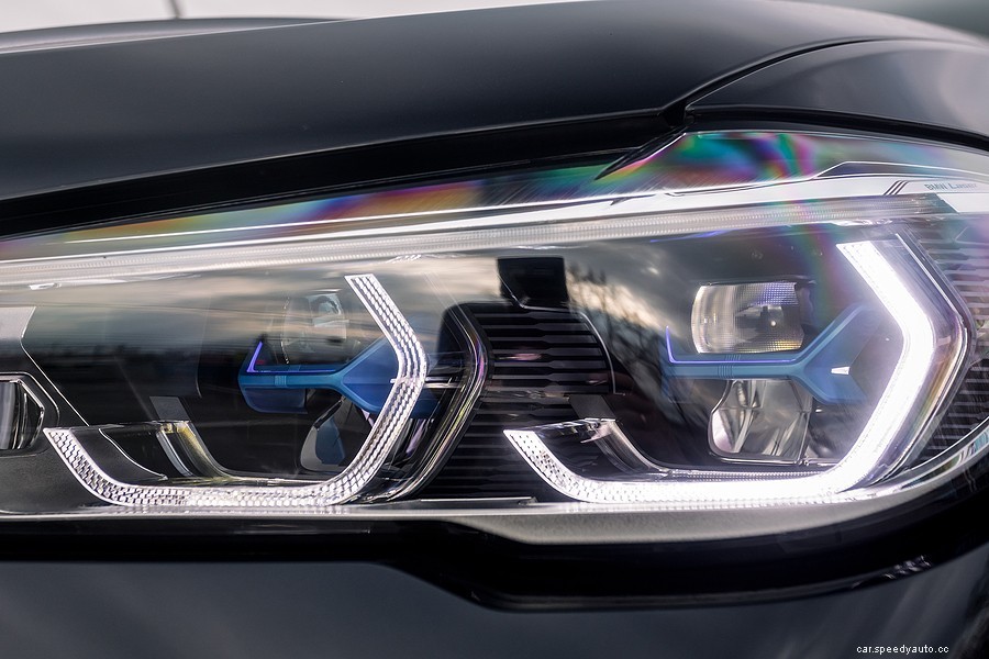 How to Clean Your Vehicle’s Headlights? 3 Simple Methods!