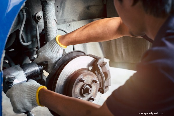 What Are The Symptoms of Bad Brake Calipers?