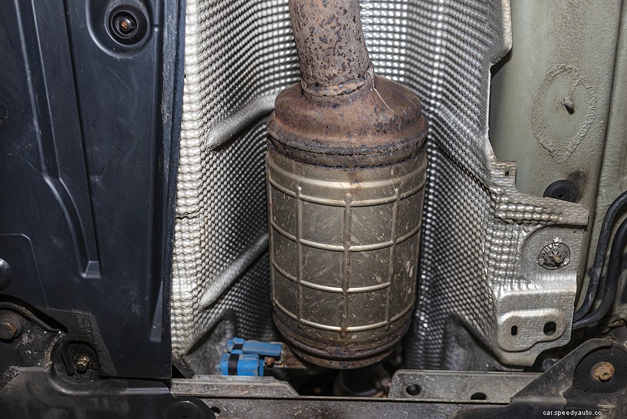 How to Tell if Your Catalytic Converter is Failing? 10 Important Symptoms!