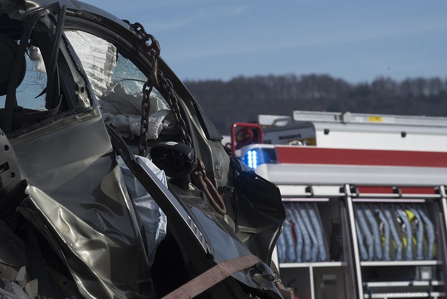 Can I Keep My Totaled Car If It’s Not Worth Repairing?