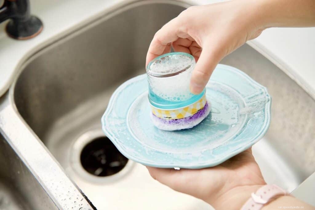 Top 10 Car Cleaning Mistakes All Beginner DIY Auto Detailers Make